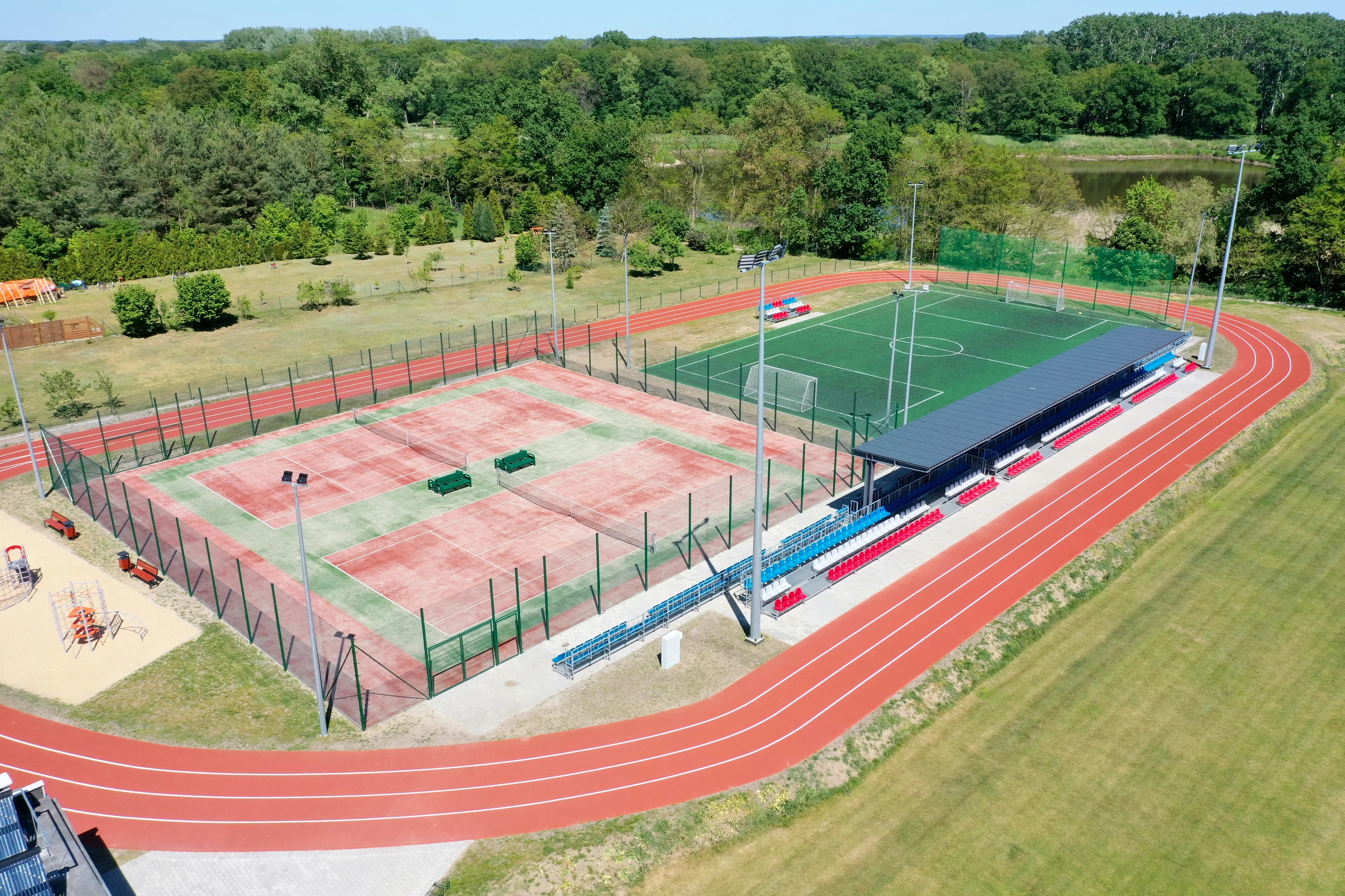 Stadion sportowy w Chobieni