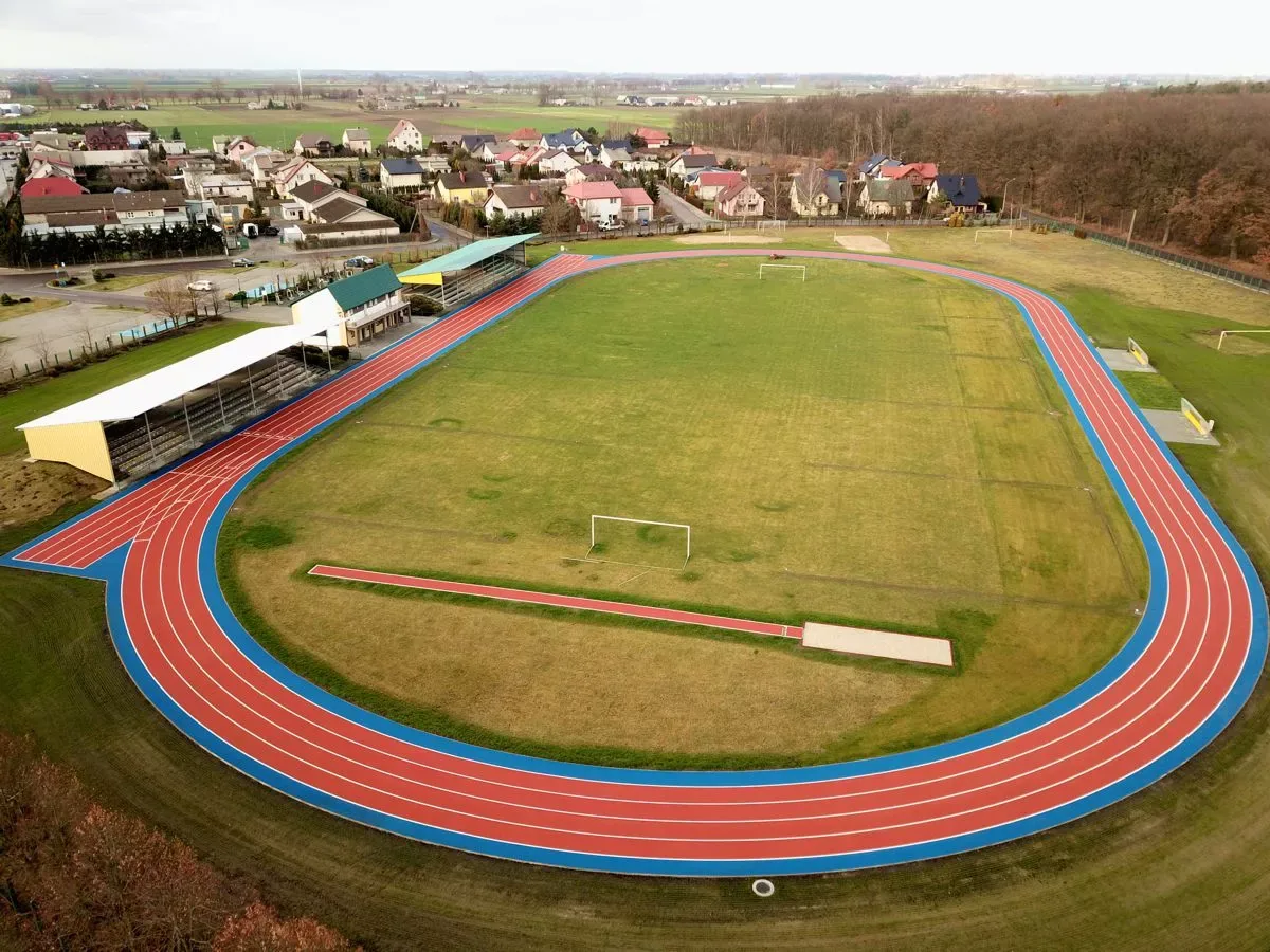 Stadion lekkoatletyczny w Osięcinach