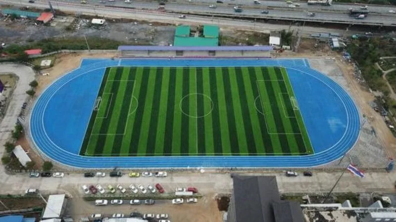 Stadion lekkoatletyczny w Nonthaburi oraz bieżnia w Udon Thani w Tajlandii